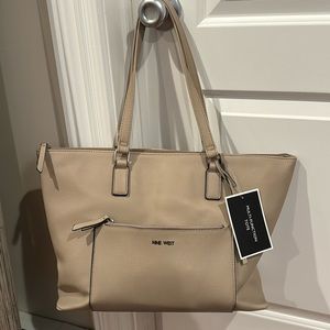 NWT Nine West World Explorer Purse